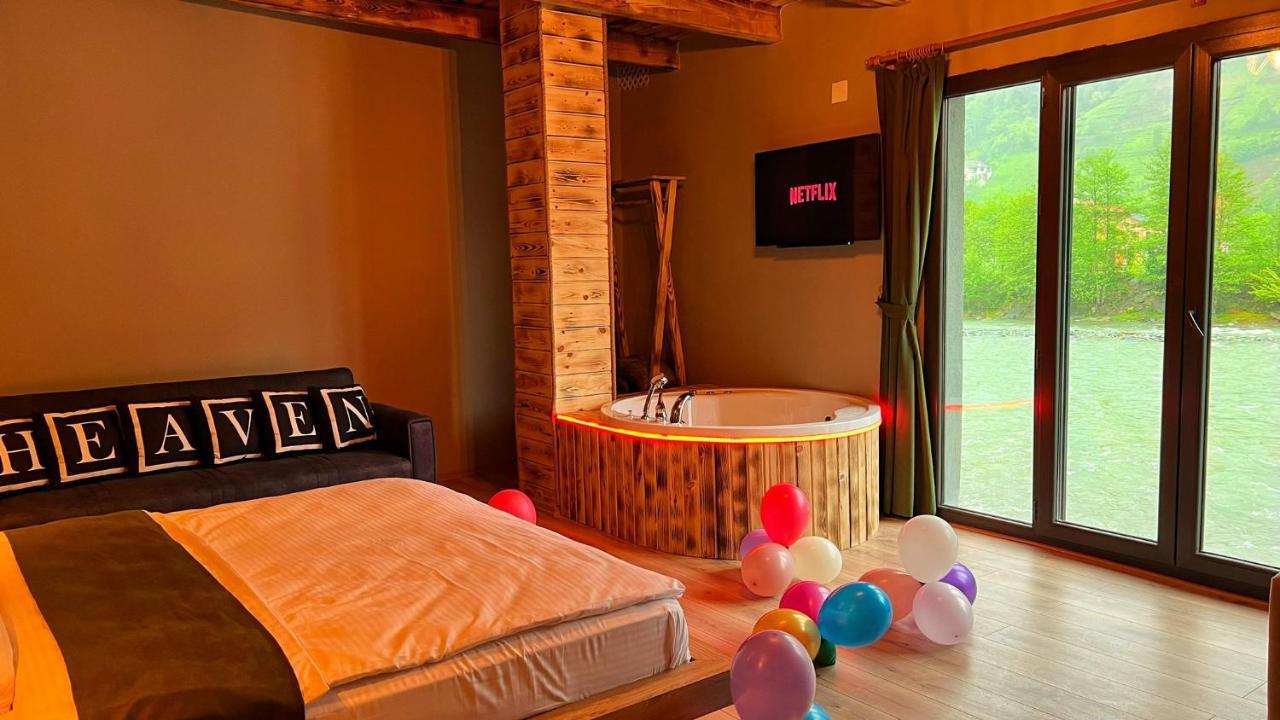 Heaven Vip Wooden Palace Bed and Breakfast Ardeşen Exterior foto